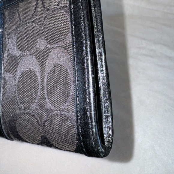 Coach Women's Black Square Shape Front Zipper Wristlet/Wallet - Picture 10 of 14